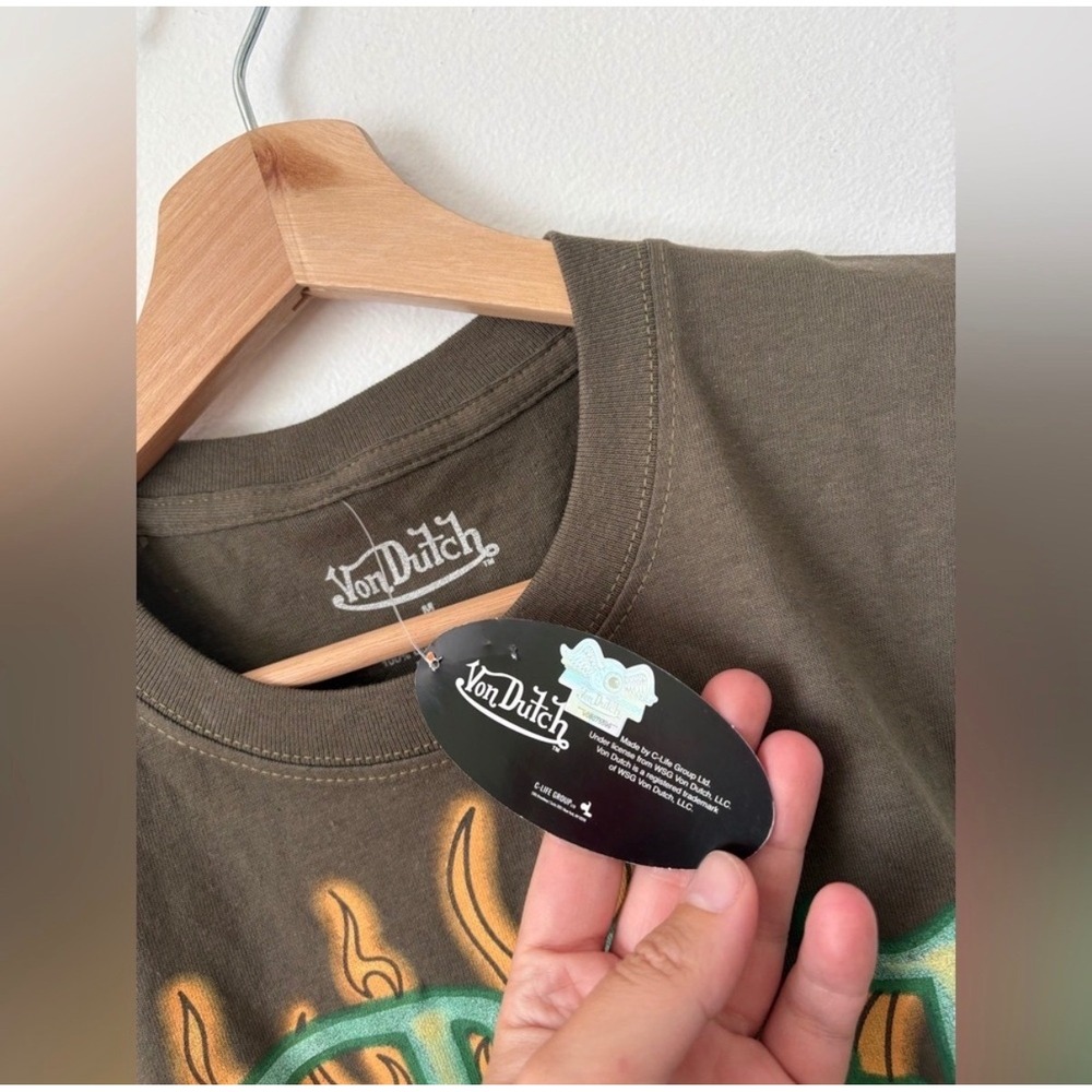 Von Dutch Keep An Eye Out Graphic Tee – Hunter Green – Size Medium – NWT - Picture 3 of 6